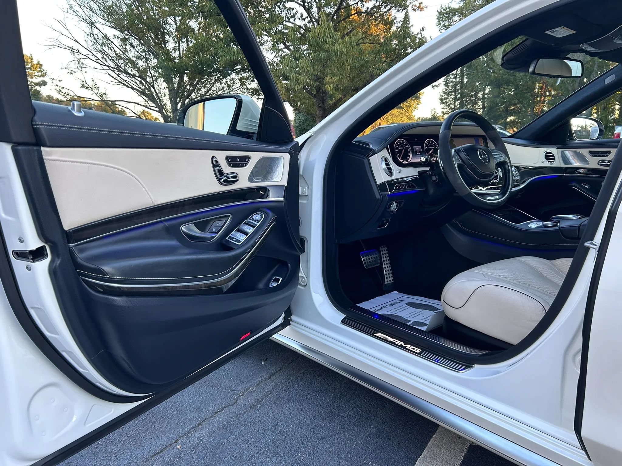 Used 2015 Mercedes-Benz S 63 AMG 4MATIC Sedan image 23