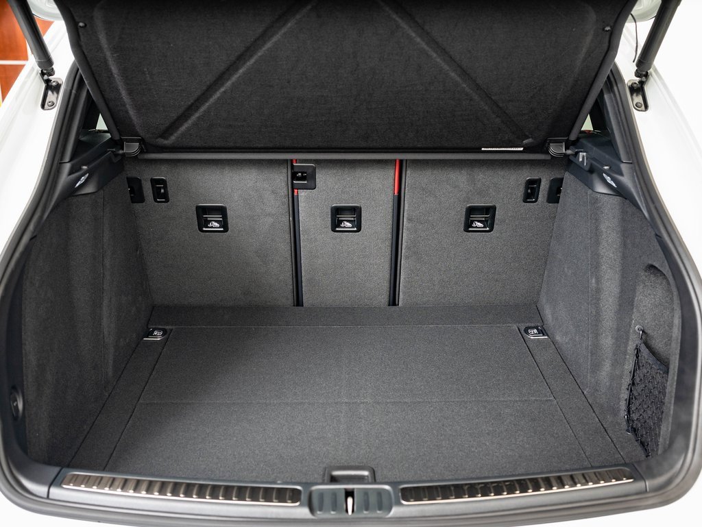Certified 2025 Porsche Macan Turbo image 20