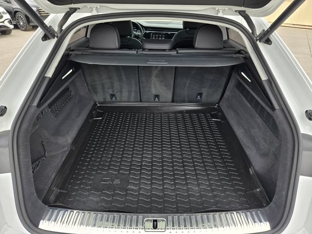 Used 2023 Audi Q8 Prestige AWD/4WD image 10