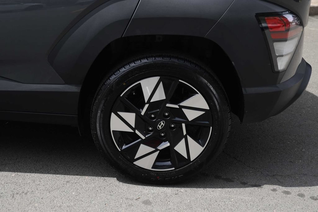 Used 2024 Hyundai Kona SEL AWD/4WD image 14
