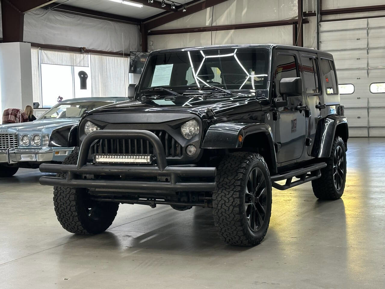 Used 2015 Jeep Wrangler Unlimited Sahara w/ Connectivity Group image 5