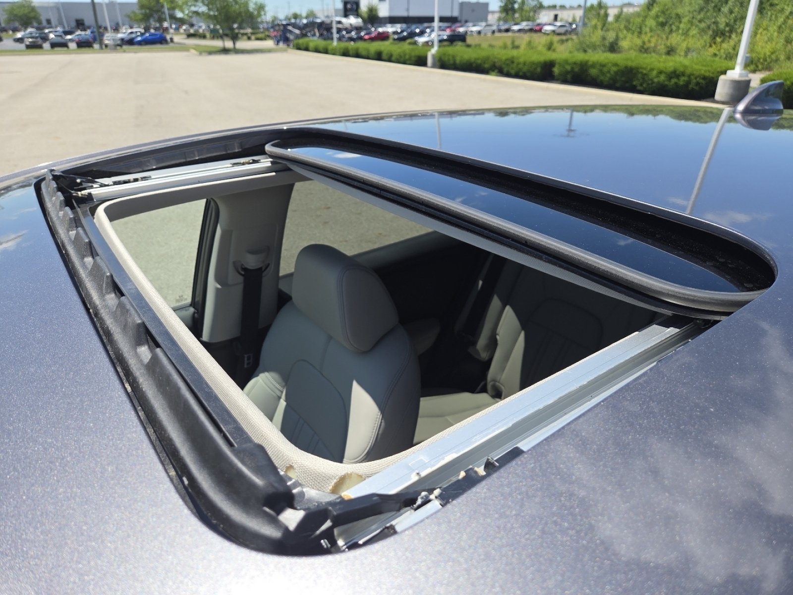 Used 2025 Honda HR-V EX-L image 3