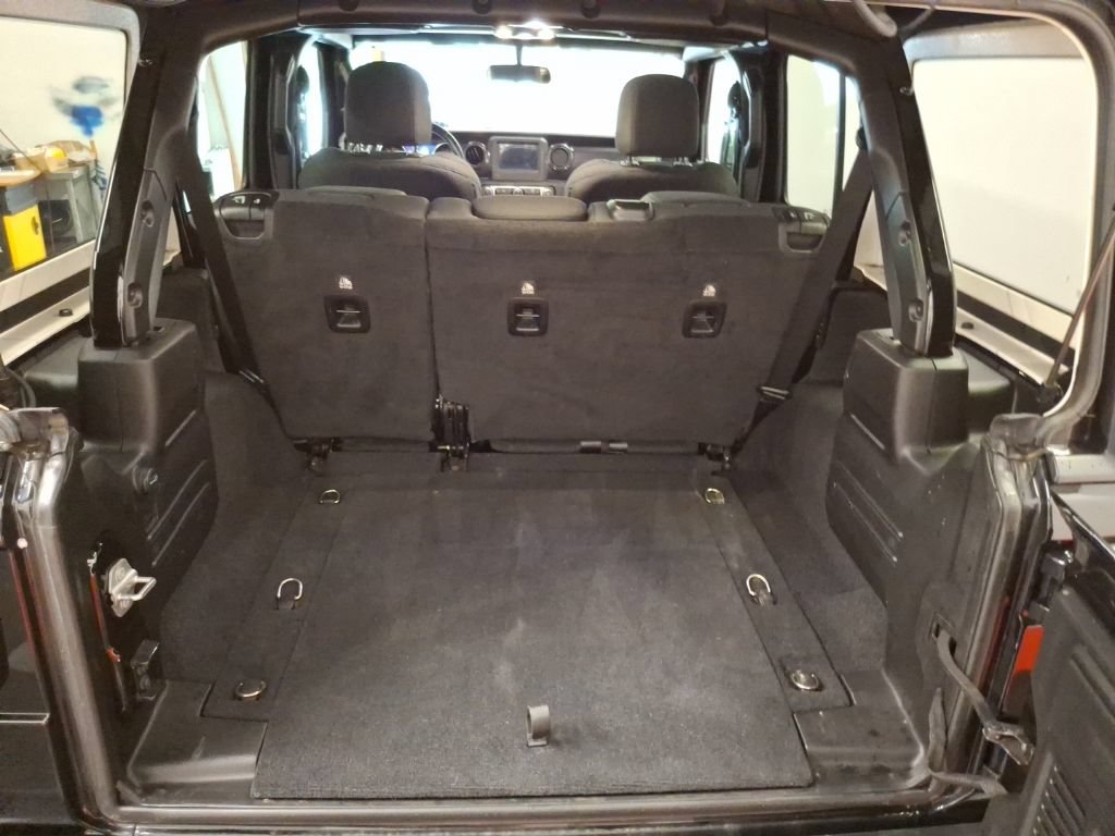 Used 2019 Jeep Wrangler Unlimited Sport AWD/4WD image 13