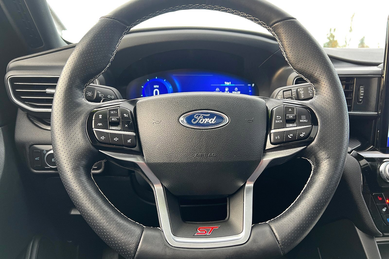 Used 2022 Ford Explorer ST w/ Equipment Group 401A image 24