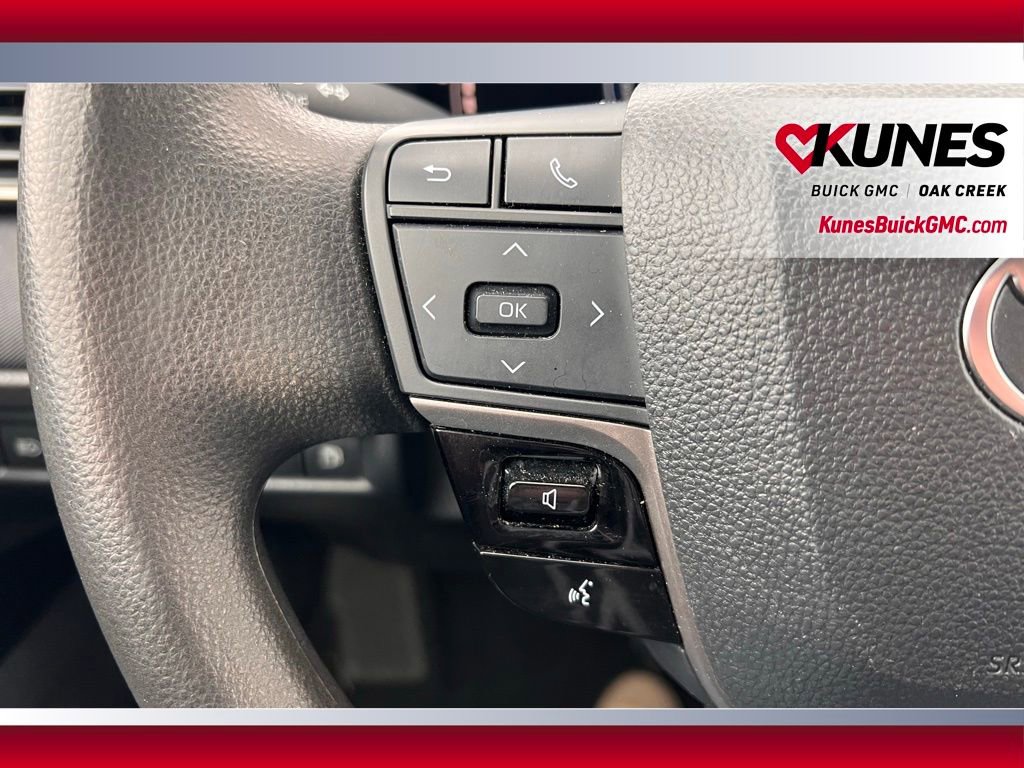 Used 2025 Toyota Camry SE image 16