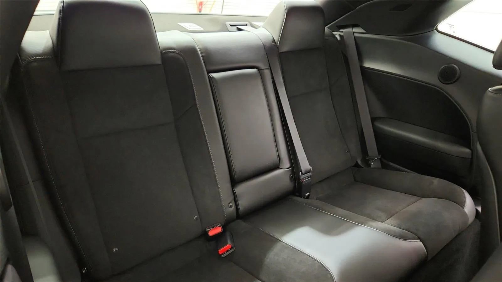 Used 2023 Dodge Challenger R/T w/ Plus Package image 40