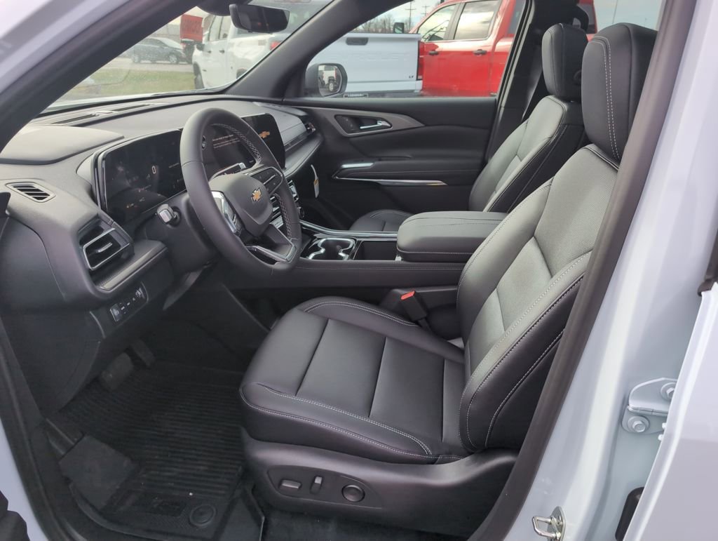 New 2026 Chevrolet Traverse LT w/ Sun and Wheel Package image 13