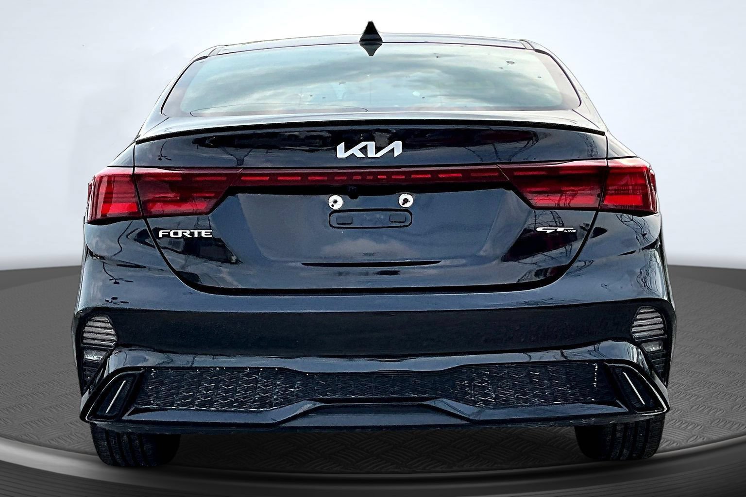 Used 2023 Kia Forte GT-Line FWD image 4
