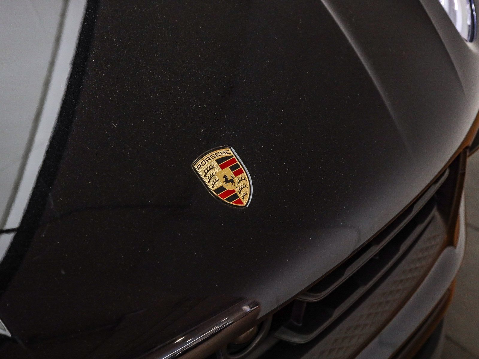 Certified 2025 Porsche Macan AWD/4WD image 15