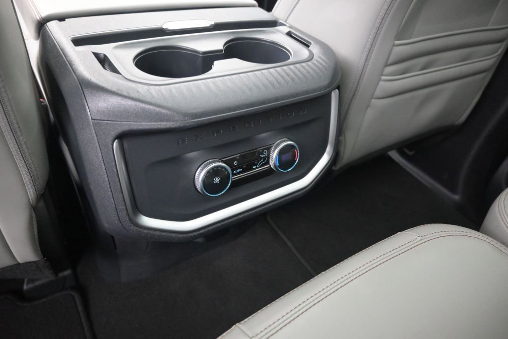 Used 2025 Ford Expedition Max Active RWD image 16