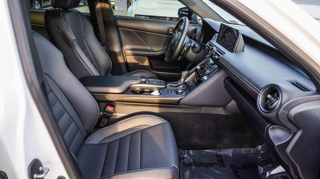 Used 2024 Lexus IS 500 image 21