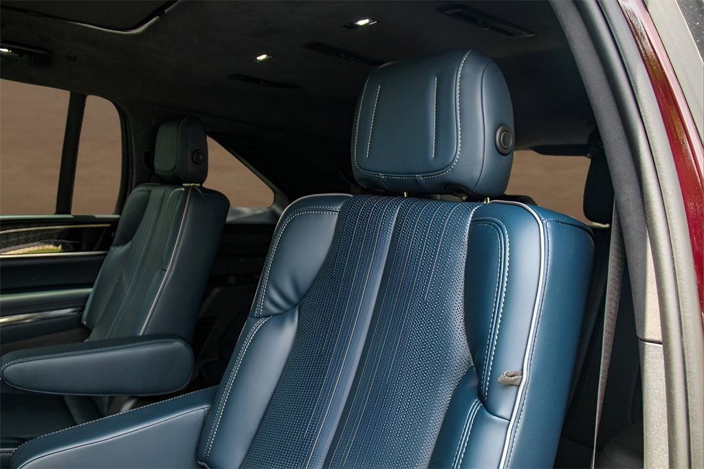 New 2025 Cadillac Escalade IQ Sport 2 w/ LPO, ONYX Package image 18