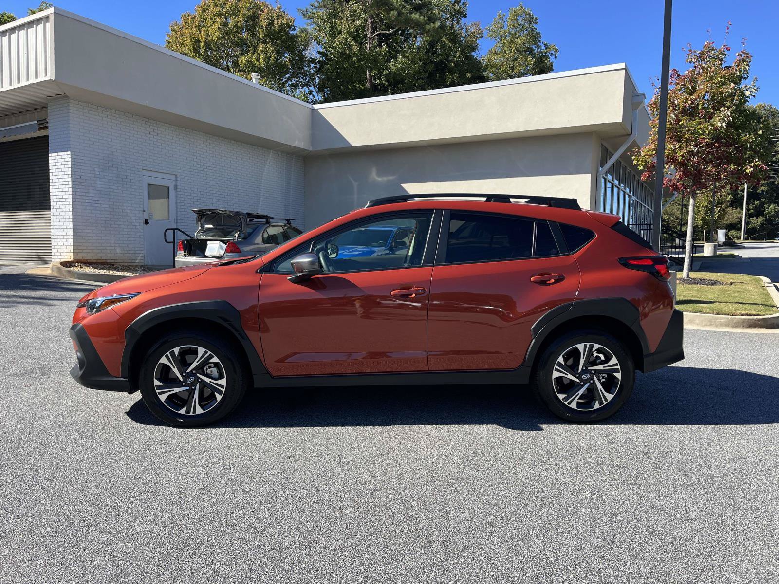 Used 2024 Subaru Crosstrek 2.0i Premium w/ Popular Package #3 AWD/4WD image 2