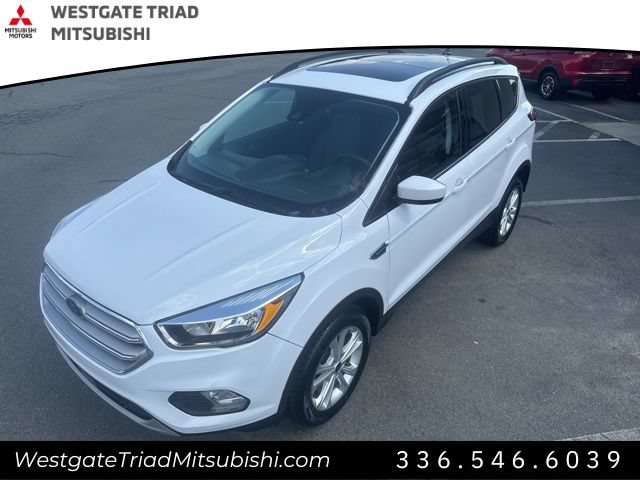 Used 2018 Ford Escape SE w/ Ford Safe & Smart Package FWD image 4