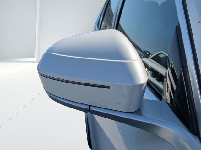 Used 2025 BMW 530i image 10