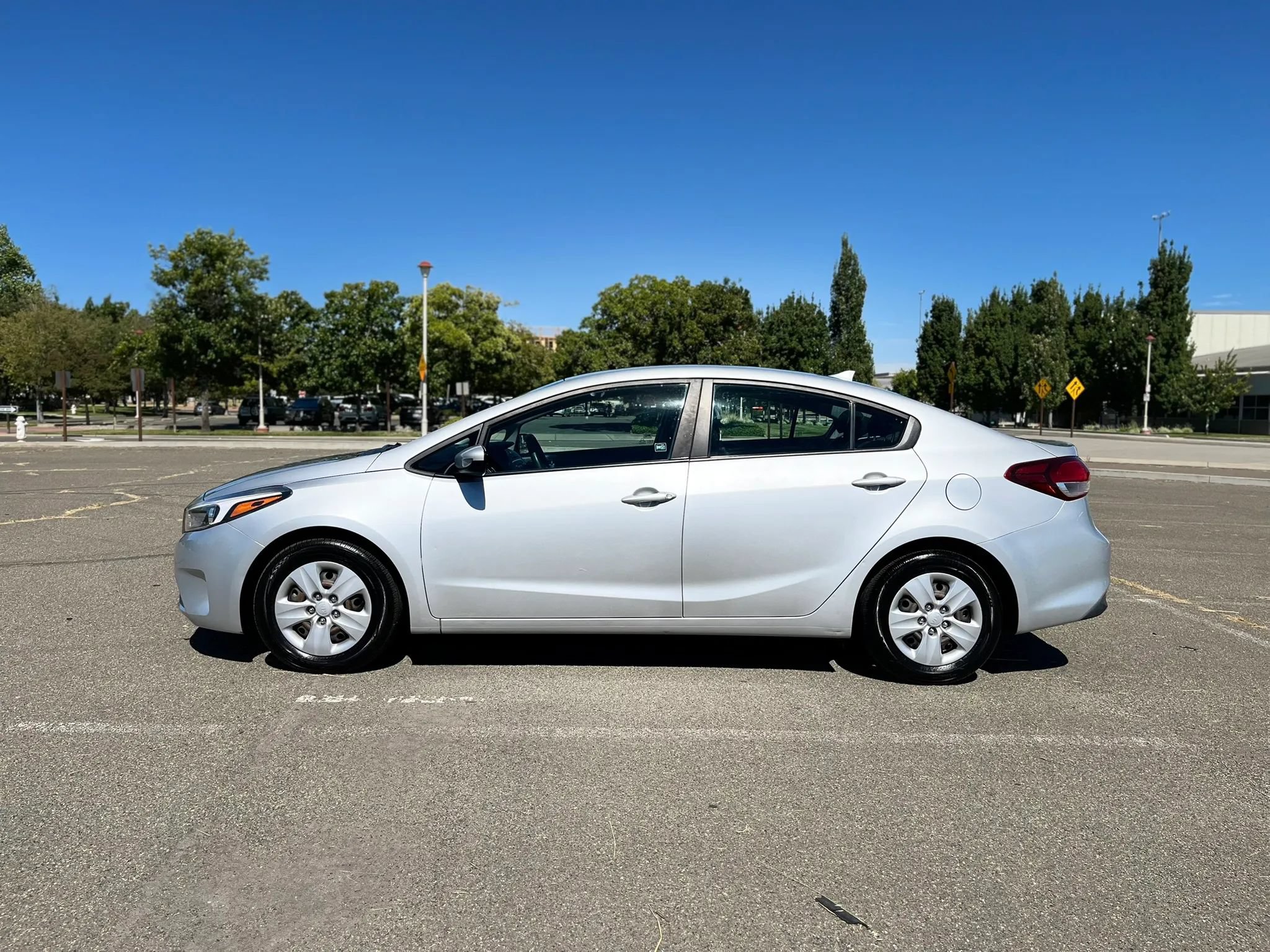 Used 2018 Kia Forte LX FWD image 9