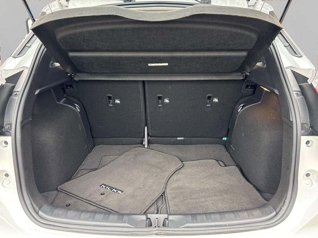 Used 2023 Nissan Kicks SR w/ SR Premium Package image 11