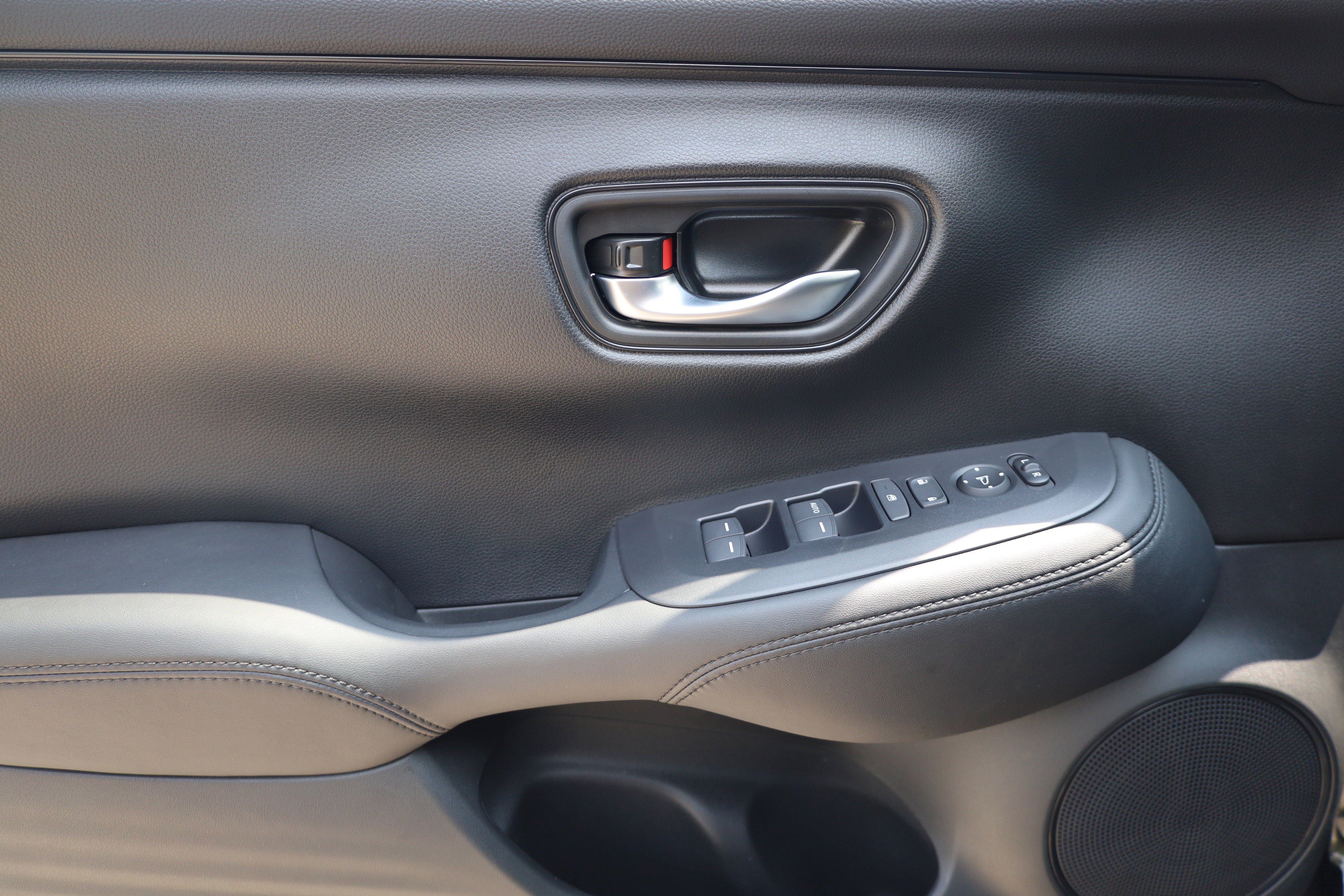 New 2026 Honda HR-V LX image 14