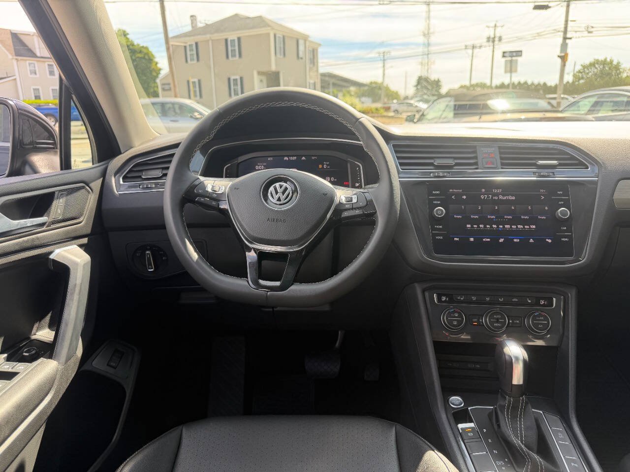 Used 2021 Volkswagen Tiguan SEL AWD/4WD image 23