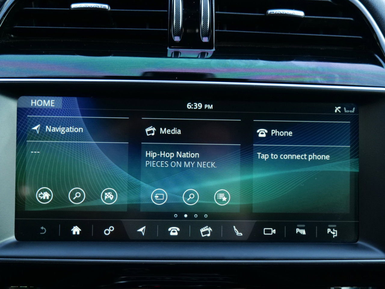 Used 2019 Jaguar F-PACE S image 25