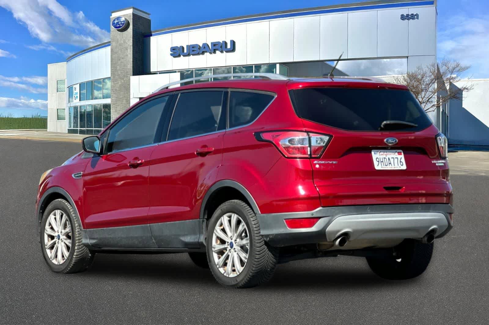 Used 2017 Ford Escape Titanium FWD image 8