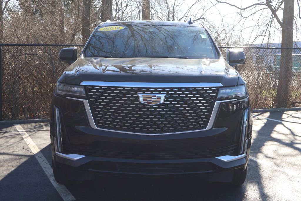 Used 2024 Cadillac Escalade ESV Luxury image 2