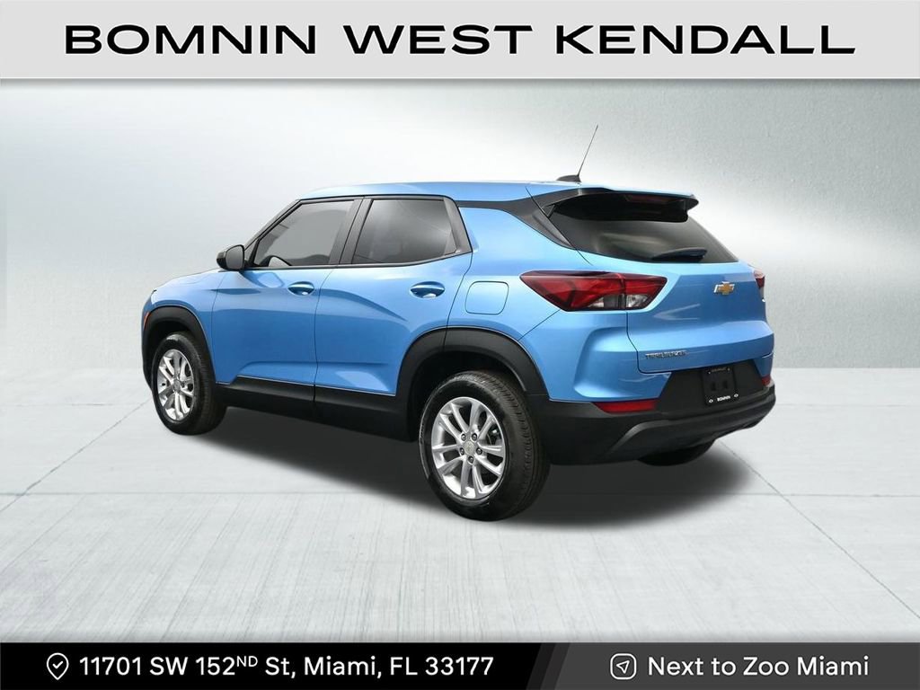 Used 2025 Chevrolet TrailBlazer LS image 3