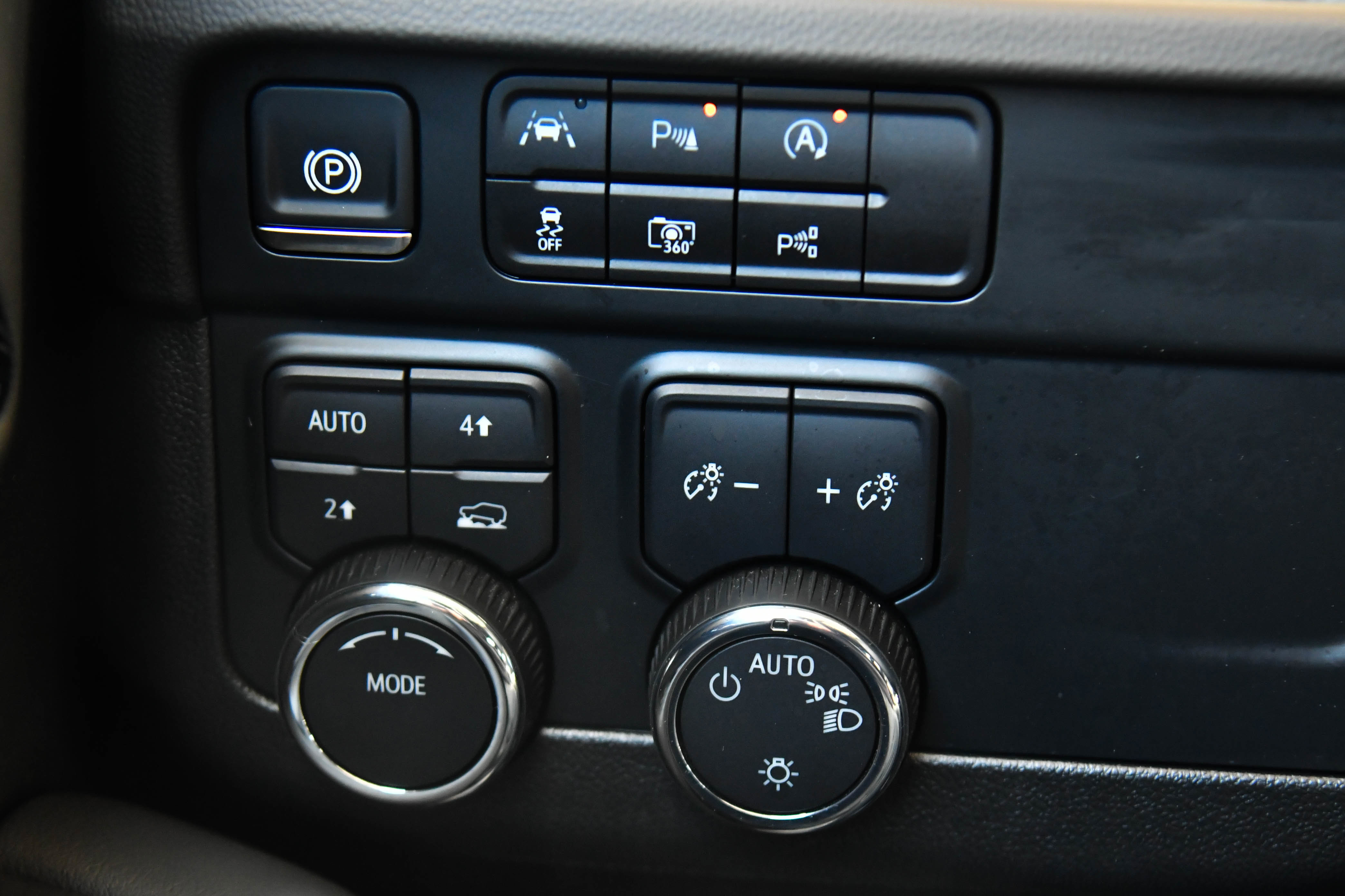 Used 2025 Chevrolet Tahoe LT image 43