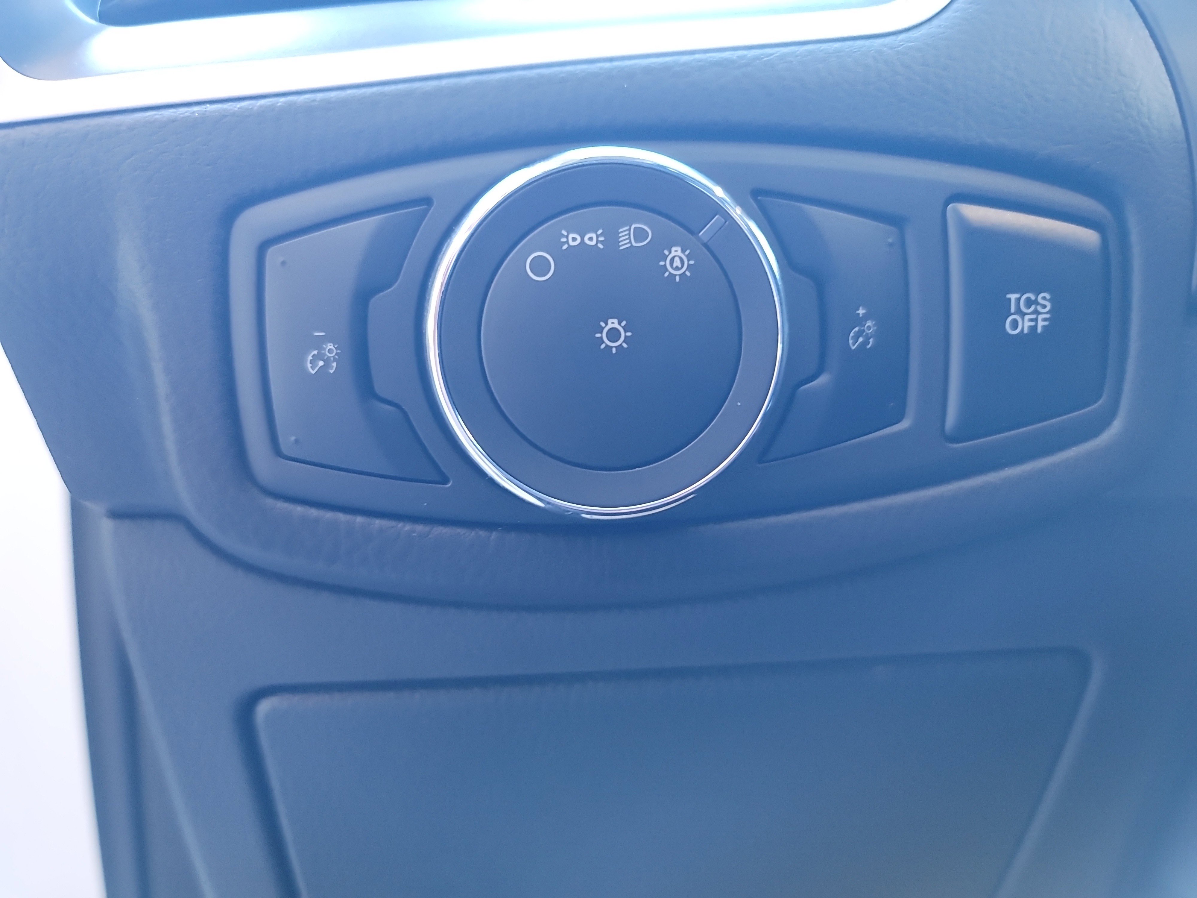 Used 2024 Ford Edge SE image 16