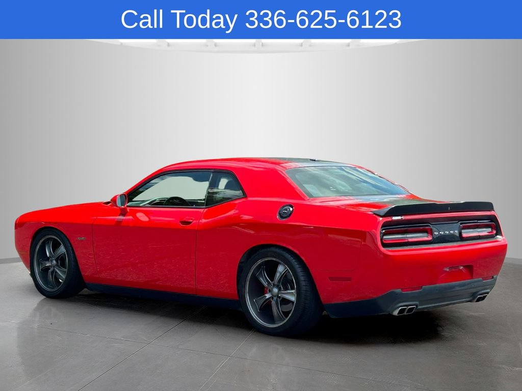 Used 2016 Dodge Challenger R/T RWD image 4