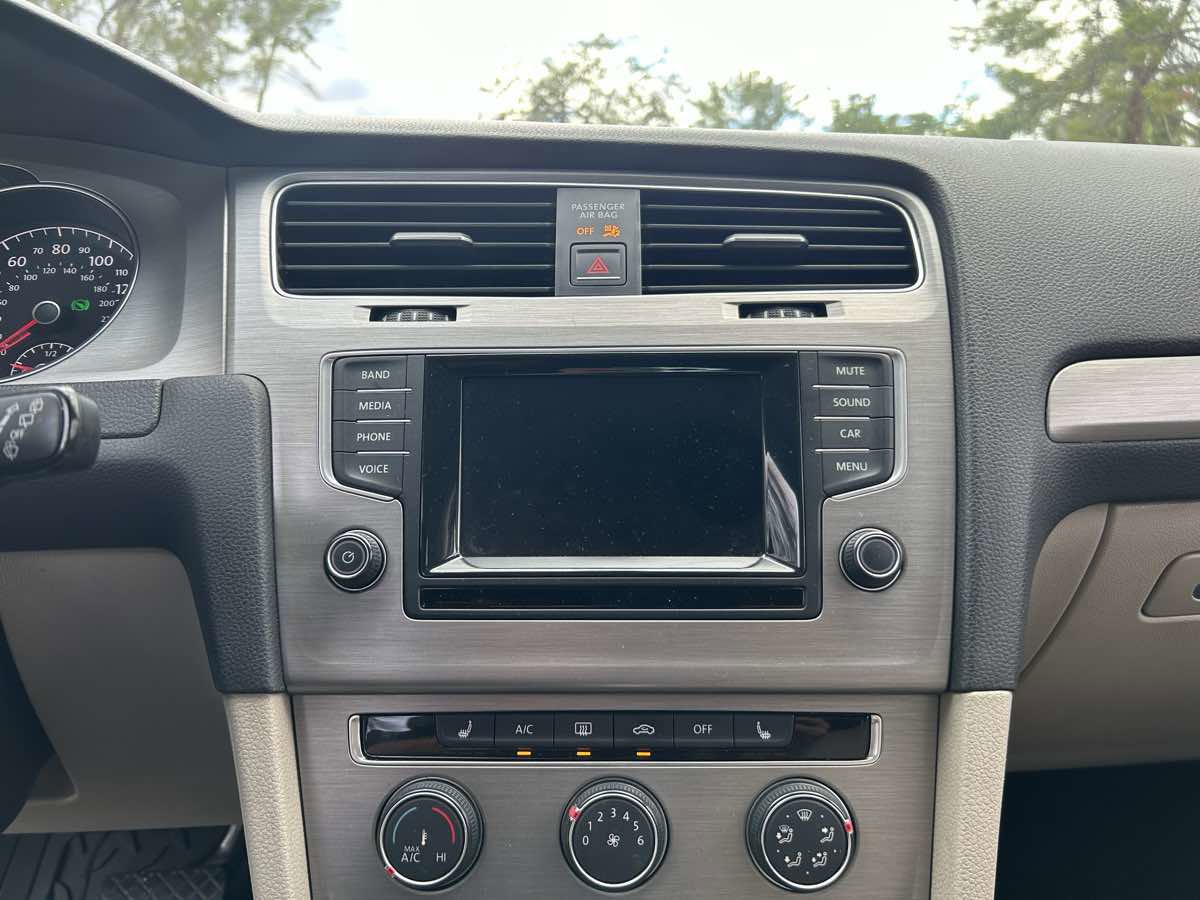 Used 2015 Volkswagen Golf SEL image 13