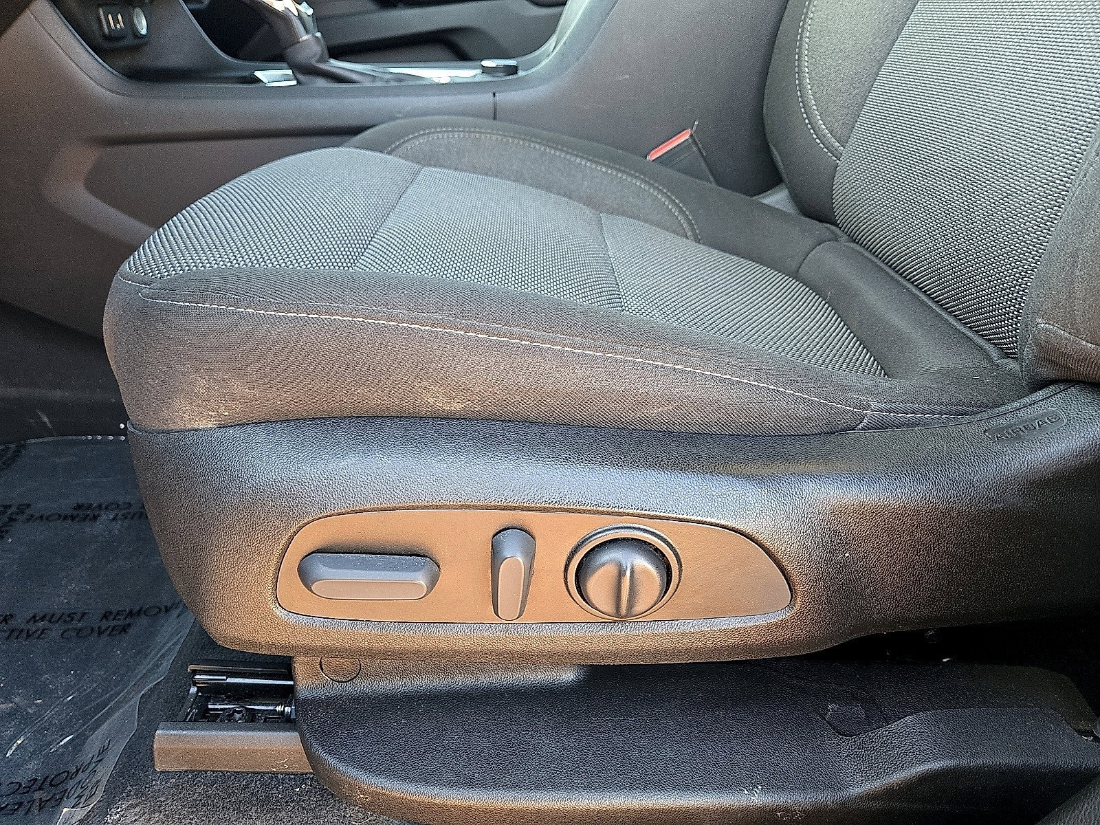 Used 2023 Chevrolet Traverse LT FWD image 25