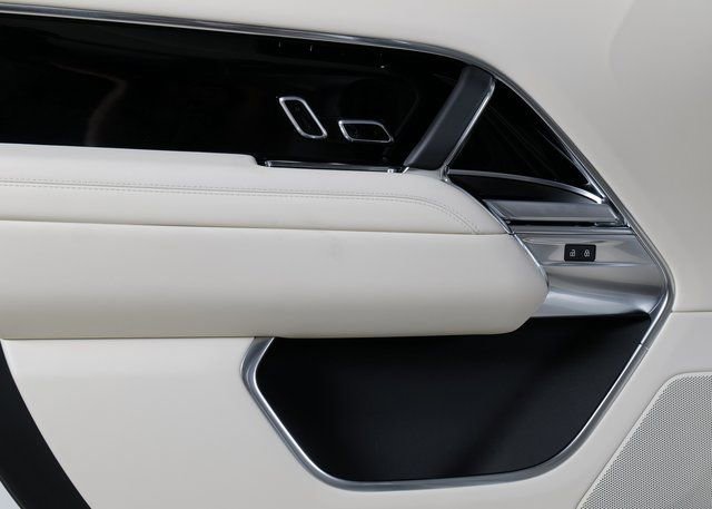 New 2026 Land Rover Range Rover SE image 27
