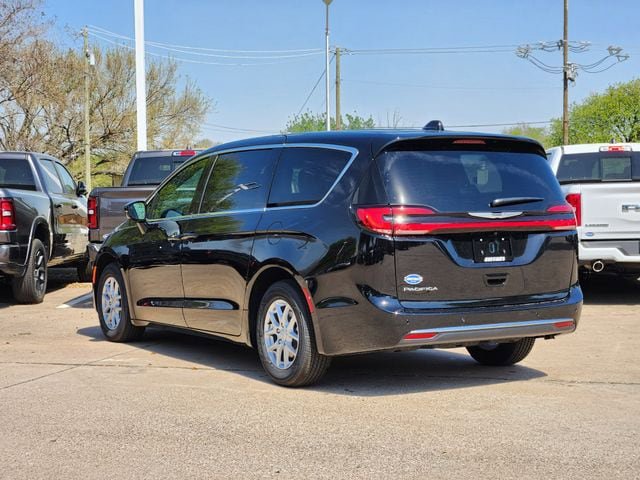 New 2026 Chrysler Pacifica Select FWD image 4