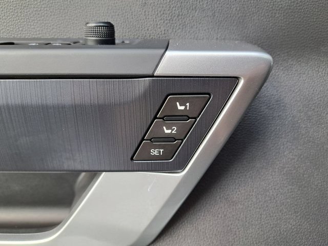 Used 2025 Toyota Tundra Platinum AWD/4WD image 31