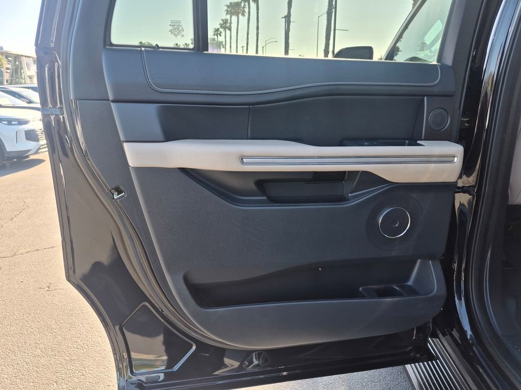 Used 2024 Ford Expedition Max Limited image 21