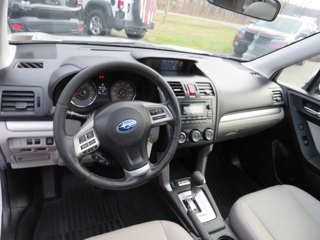 Used 2014 Subaru Forester 2.5i Limited image 13