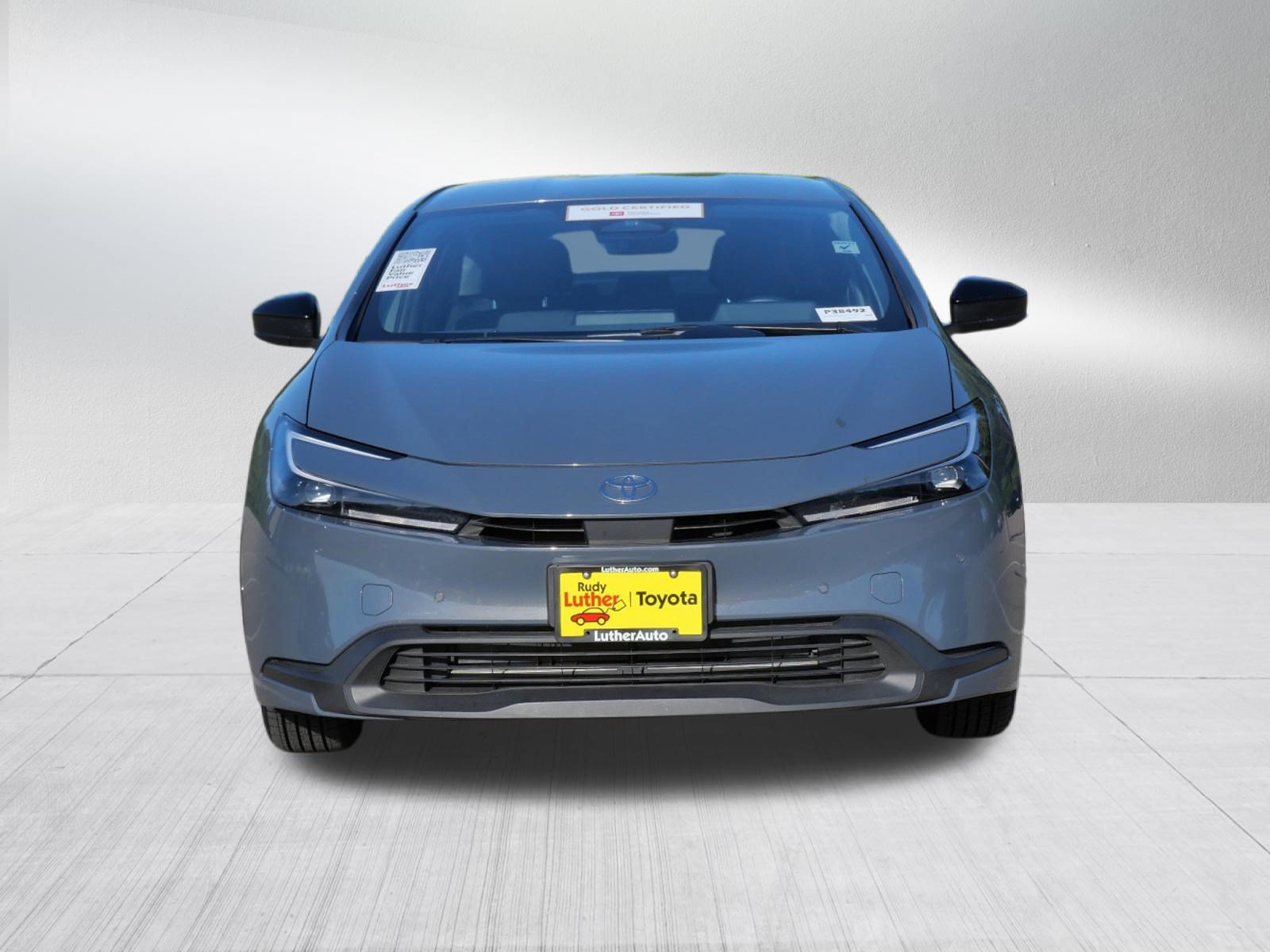 Certified 2025 Toyota Prius LE FWD image 2
