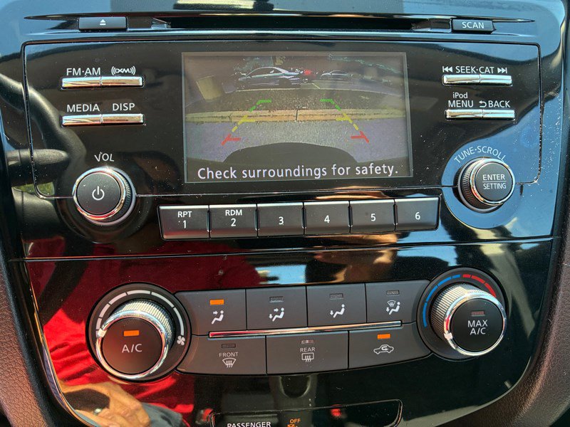 Used 2018 Nissan Rogue Sport S image 10