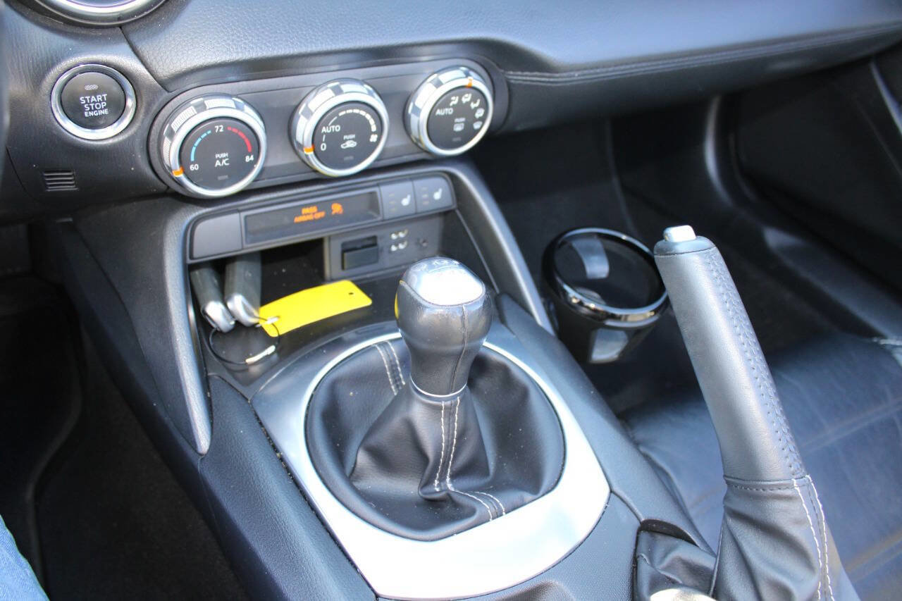 Used 2017 FIAT 124 Spider Lusso image 26