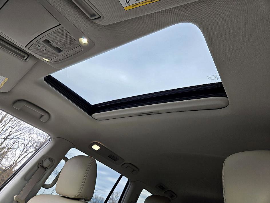 Certified 2024 Nissan Armada Platinum image 10