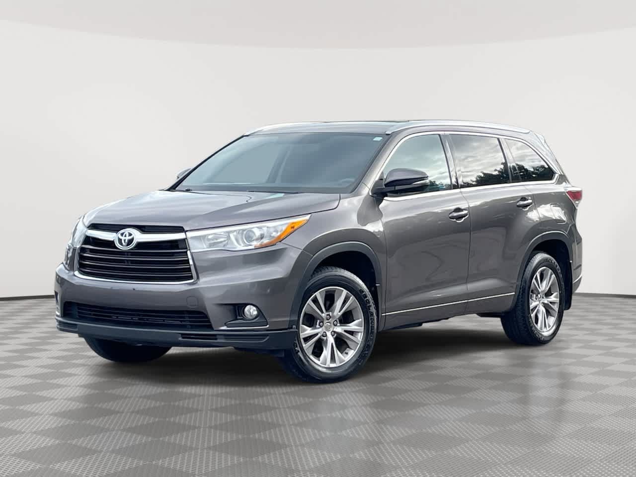 Used 2015 Toyota Highlander XLE AWD/4WD image 1