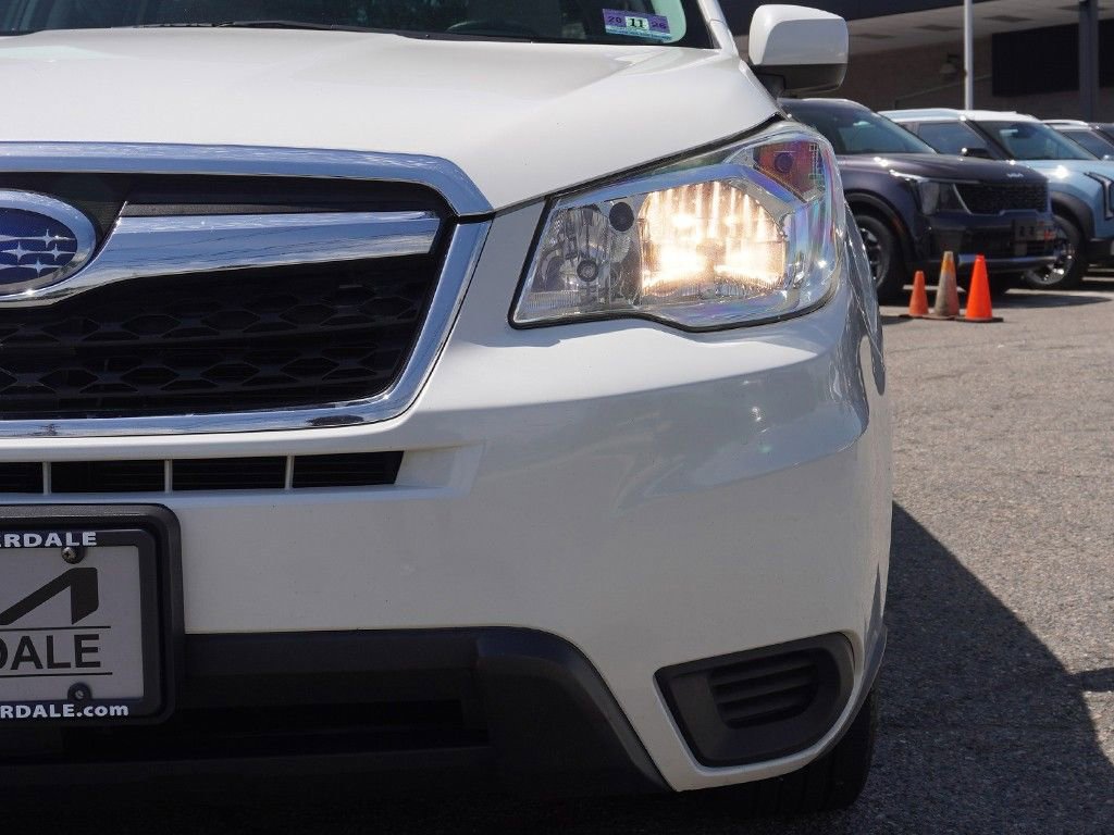 Used 2016 Subaru Forester 2.5i Premium w/ All-Weather Package AWD/4WD image 11