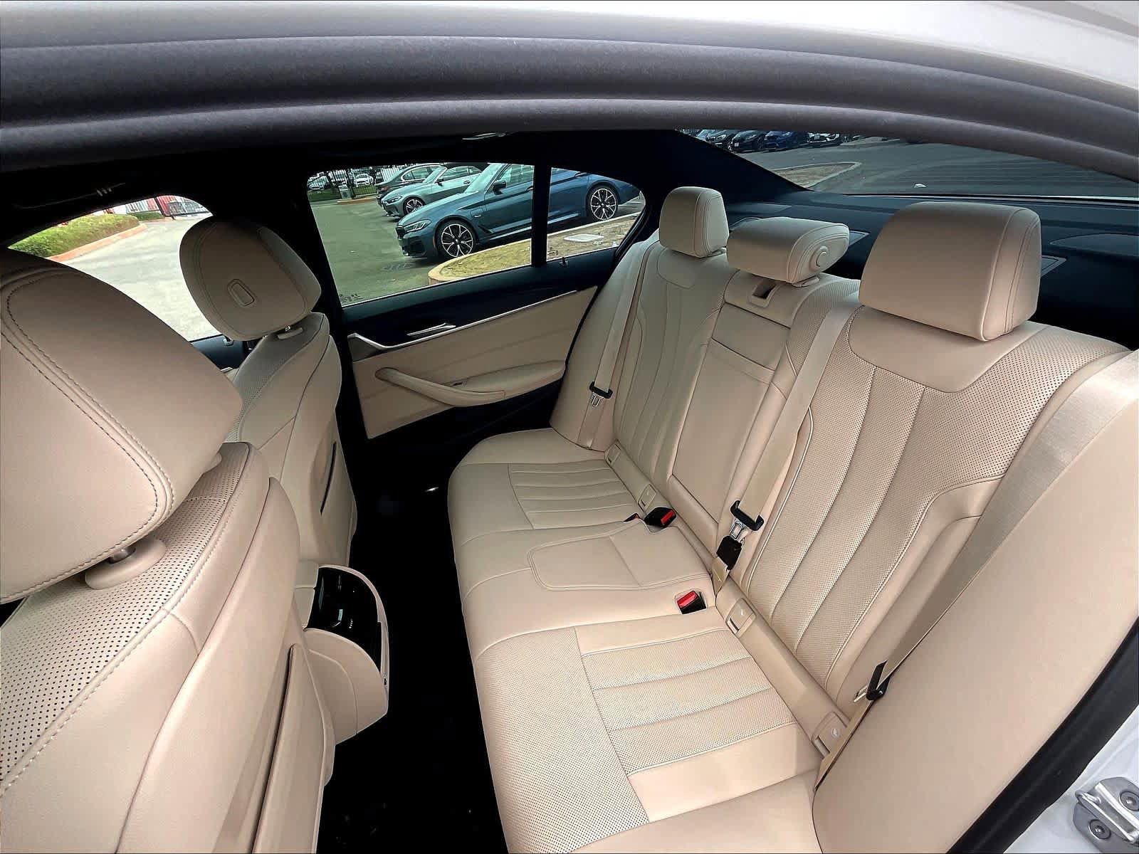 Used 2022 BMW 530e w/ Convenience Package RWD image 24