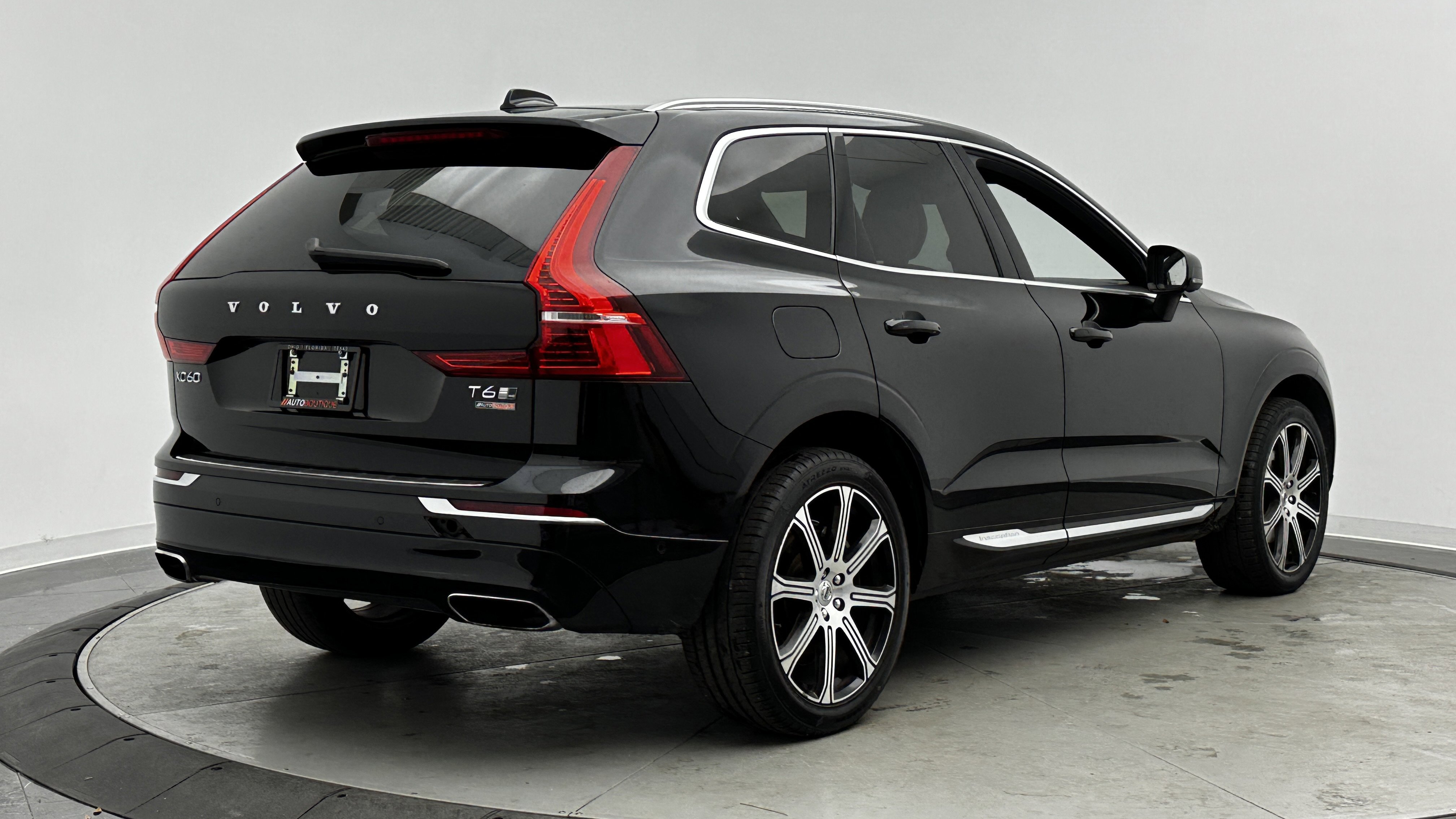 Used 2019 Volvo XC60 T6 Inscription w/ Protection Package Premier image 10
