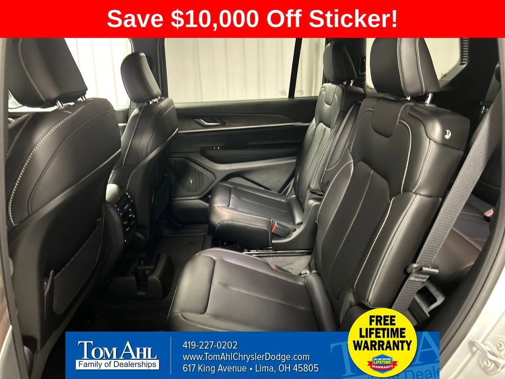 New 2025 Jeep Grand Cherokee L Limited w/ Black Appearance Package image 21