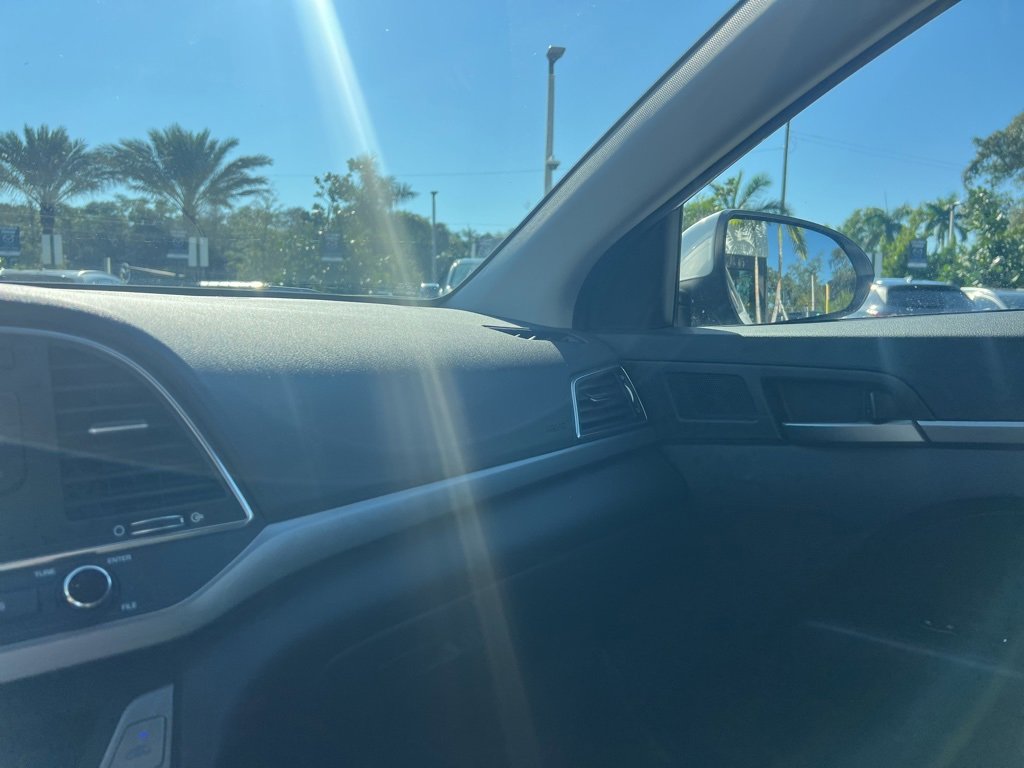 Used 2018 Hyundai Elantra SE image 31
