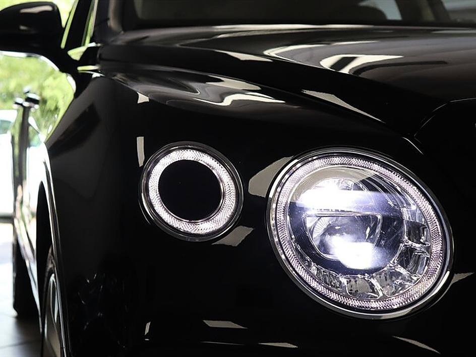 Used 2019 Bentley Bentayga AWD/4WD image 78