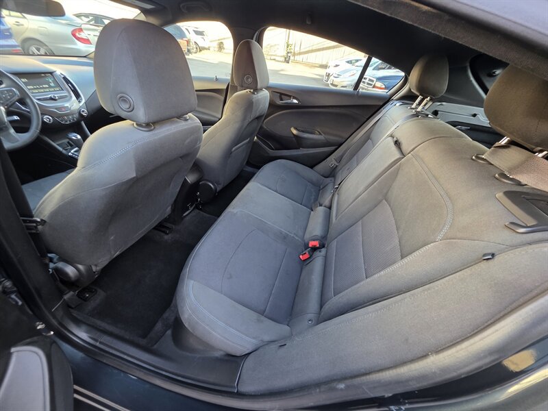 Used 2018 Chevrolet Cruze LT w/ RS Package FWD image 15