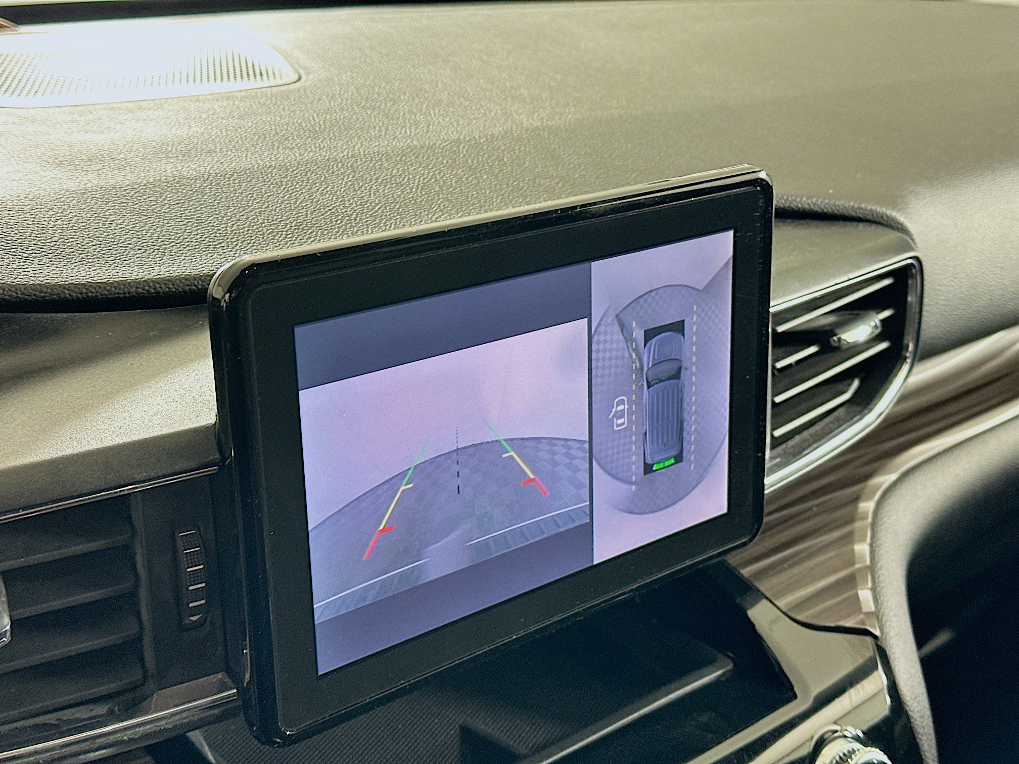 Used 2022 Ford Explorer Limited image 23